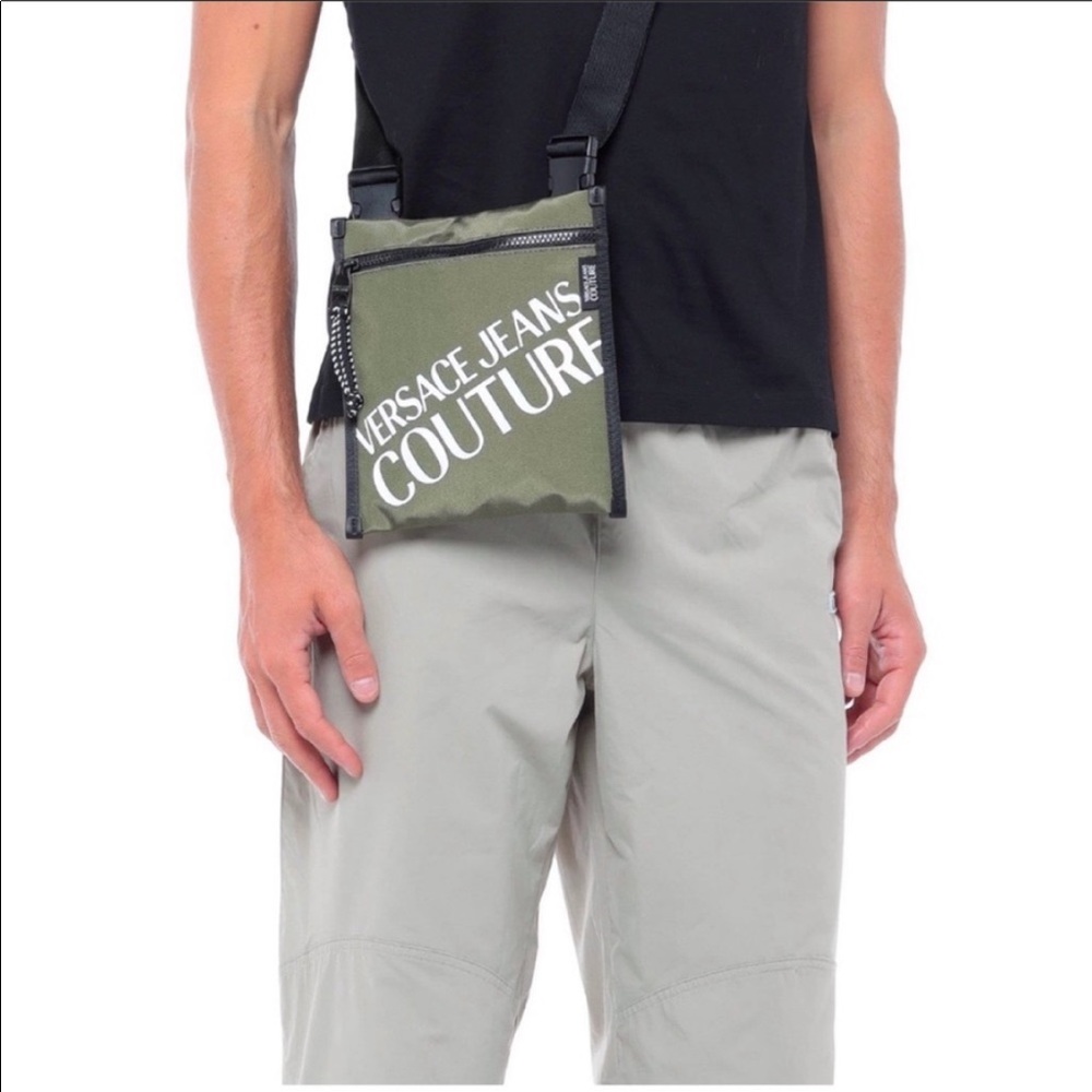 Versace couture Macro Logo collection techno fabric & leather messenger bag - Picture 2 of 16